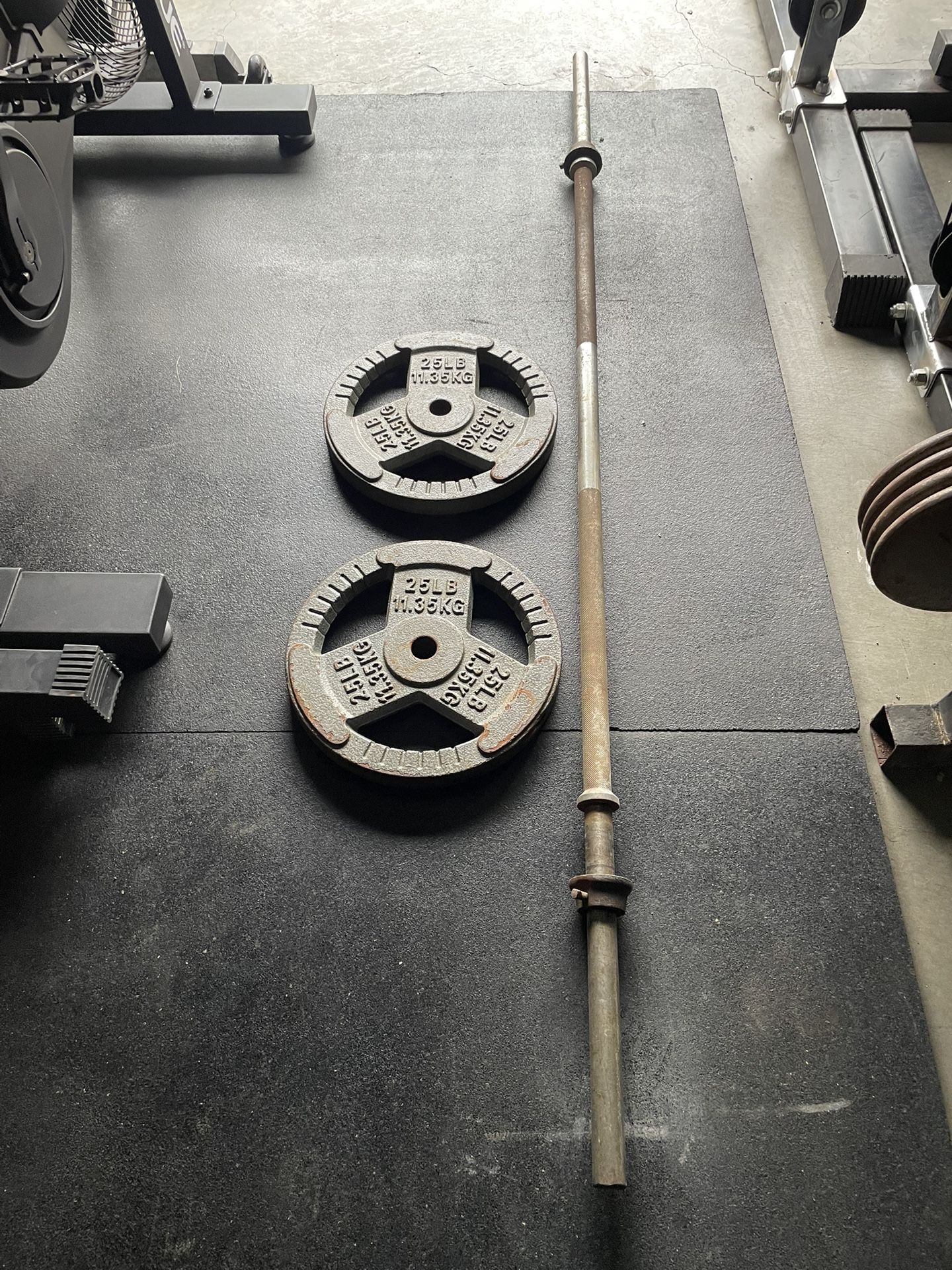 25 lbs Standard 1” Weight Plate and 5.5’ Barbell …. Home Gym Fitness….