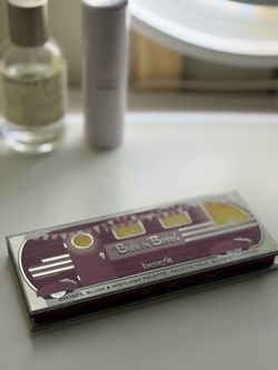 Benefit Babe on Board Bronze Blush & Highlight Palette