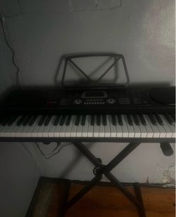 Electronic piano