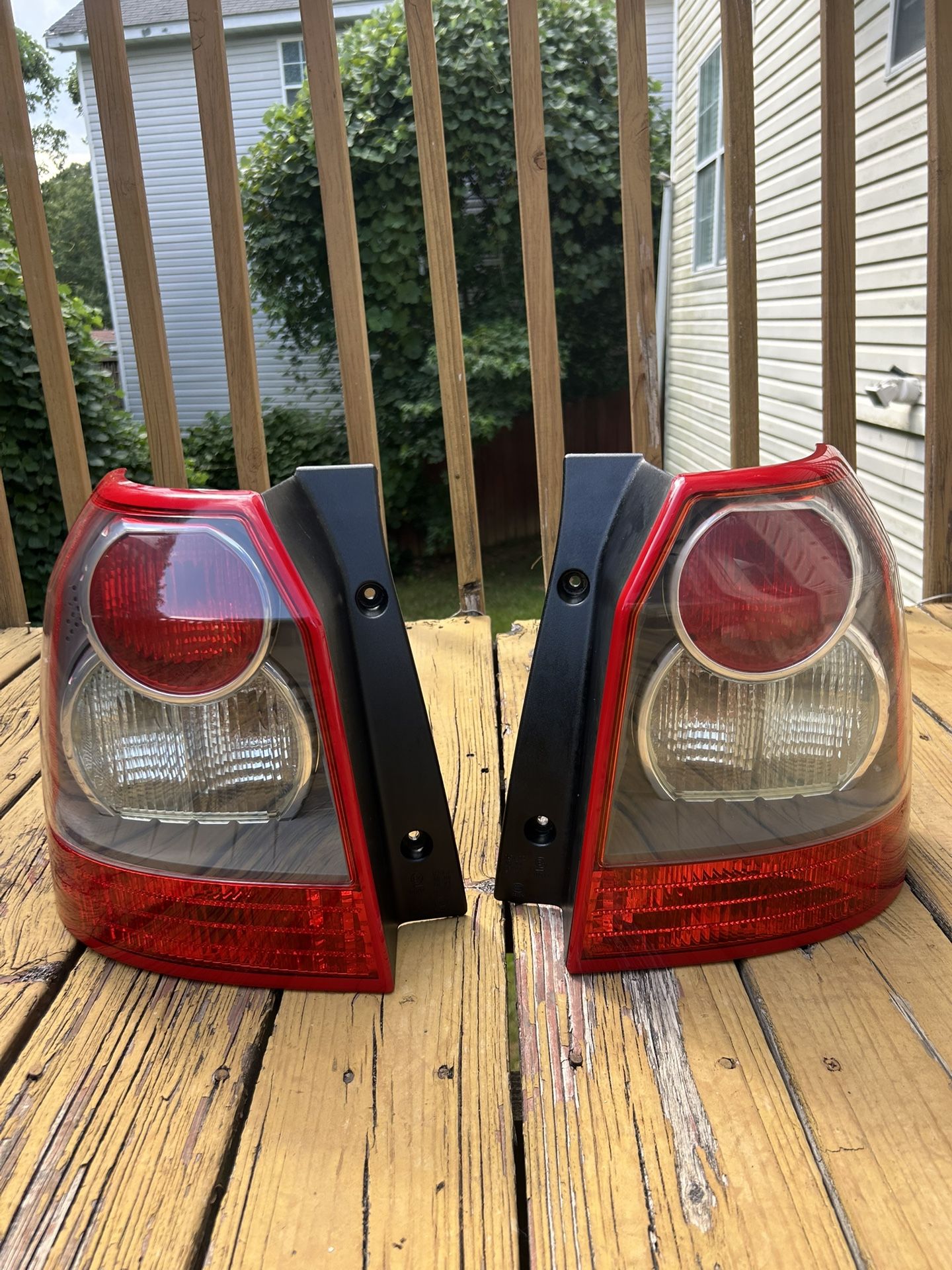 2008 Land Rover LR2 Taillights – Left & Right Pair – OEM – Plug & Play
