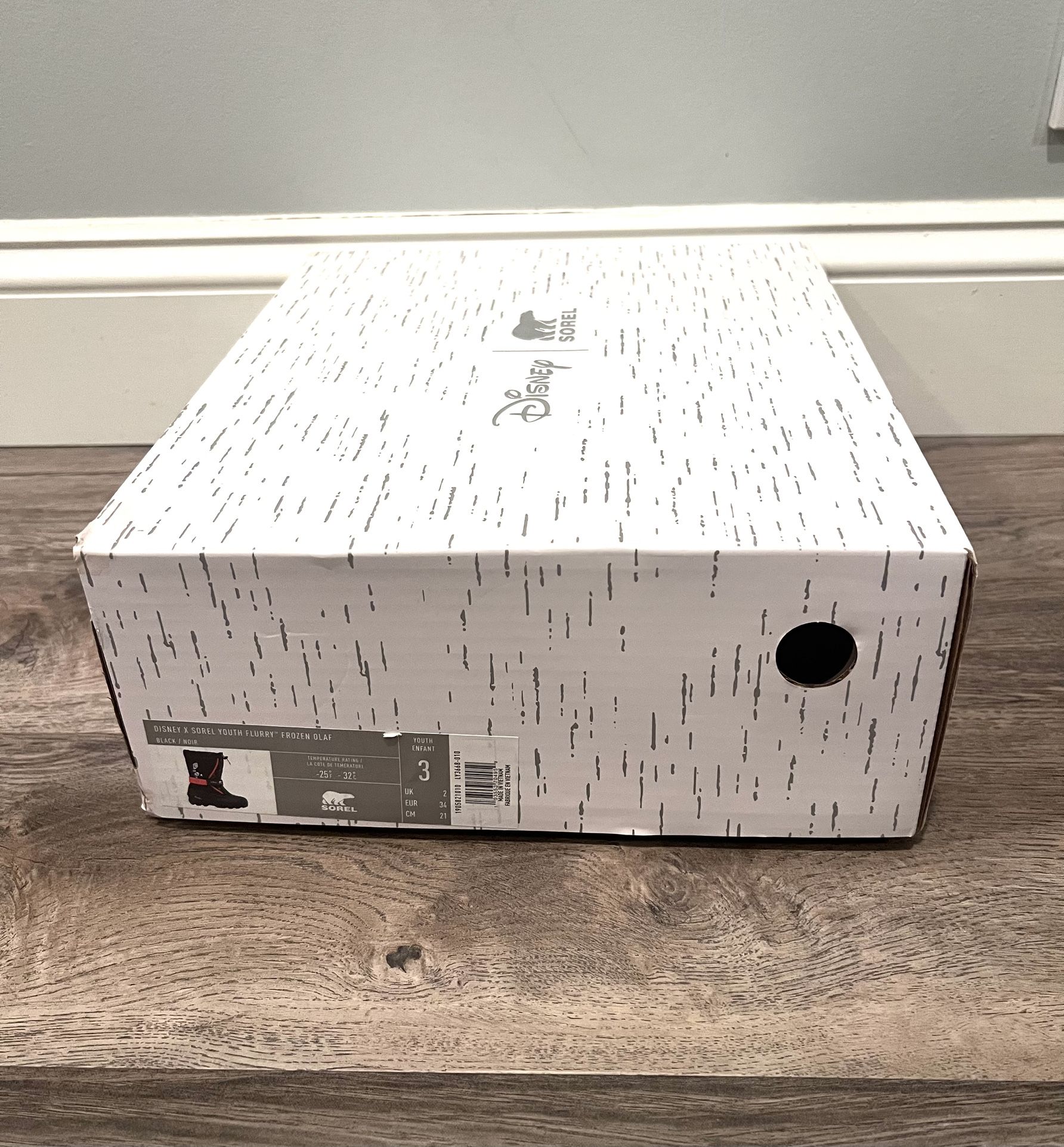 NEW - Disney X Sorel Youth Flurry™ Frozen 2 Boot – Olaf Edition. Size 3