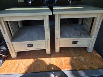 End tables/Nightstands-Solid Wood