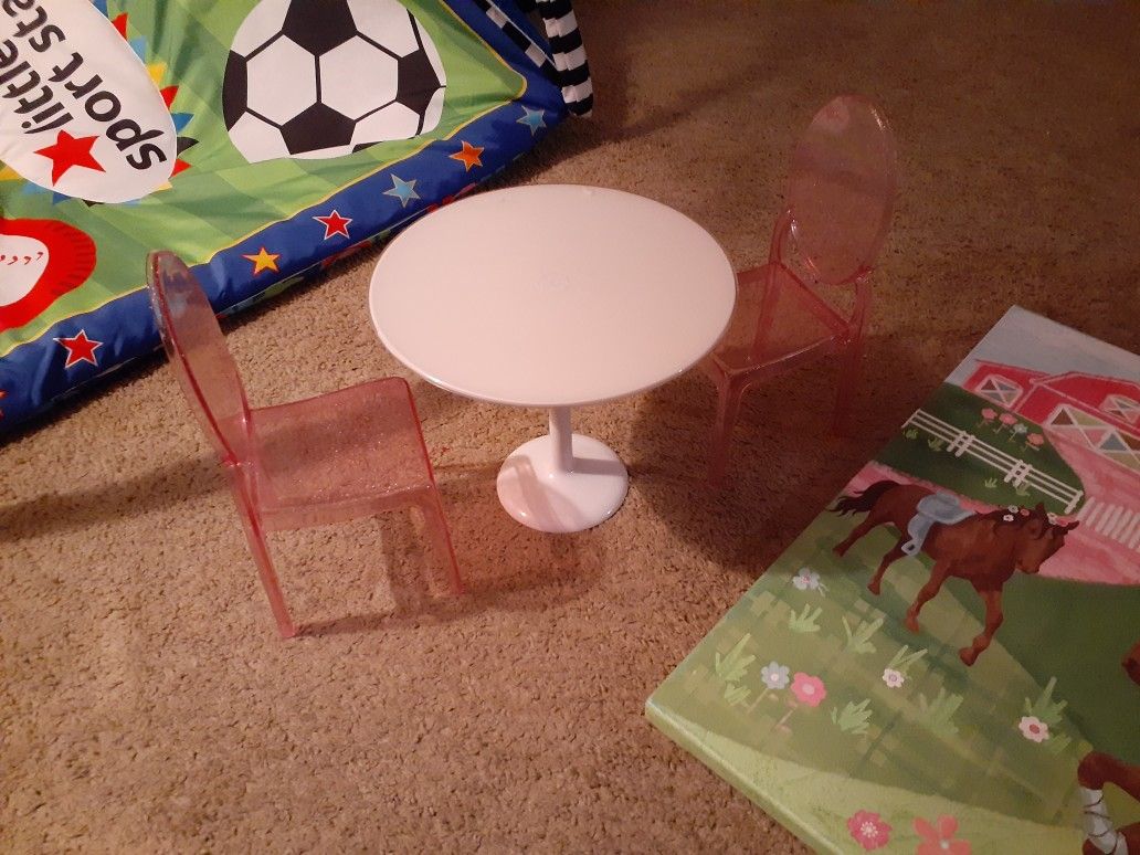 Big dall dining table