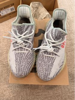 Yeezy Boost 350 V2 Blue tint size 7.5