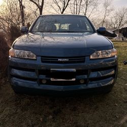 2002 Isuzu Axiom