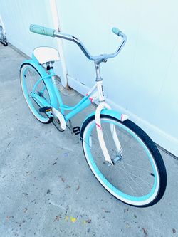 Schwinn Beach cruiser