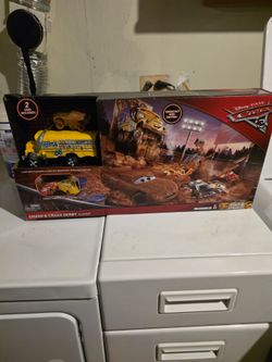 Disney Pixar Cars Crash Playset