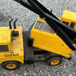 Tonka Mighty Shovel , Vintage Metal Truck