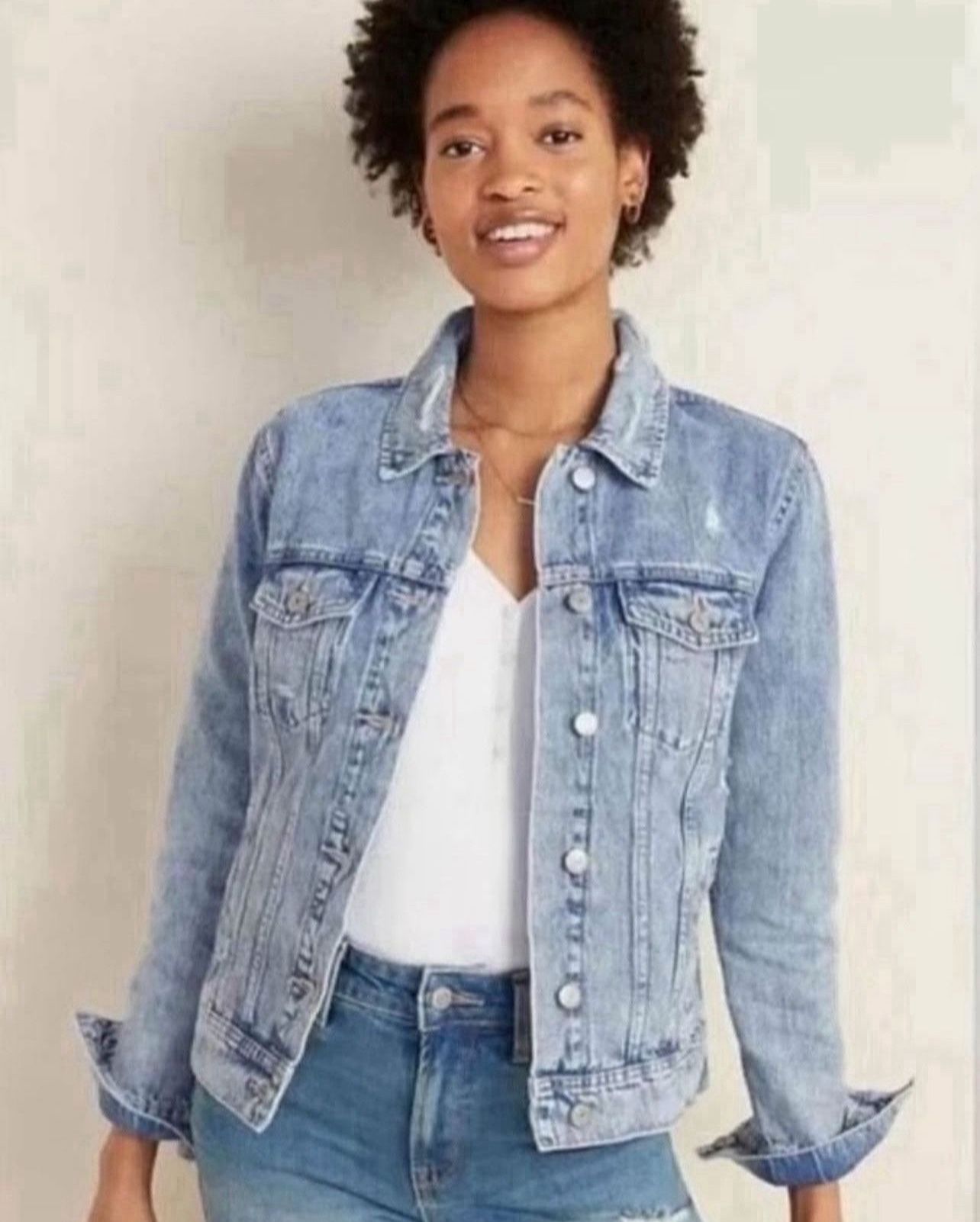 NWOT Old Navy Women’s Distressed Jean Jacket Size L