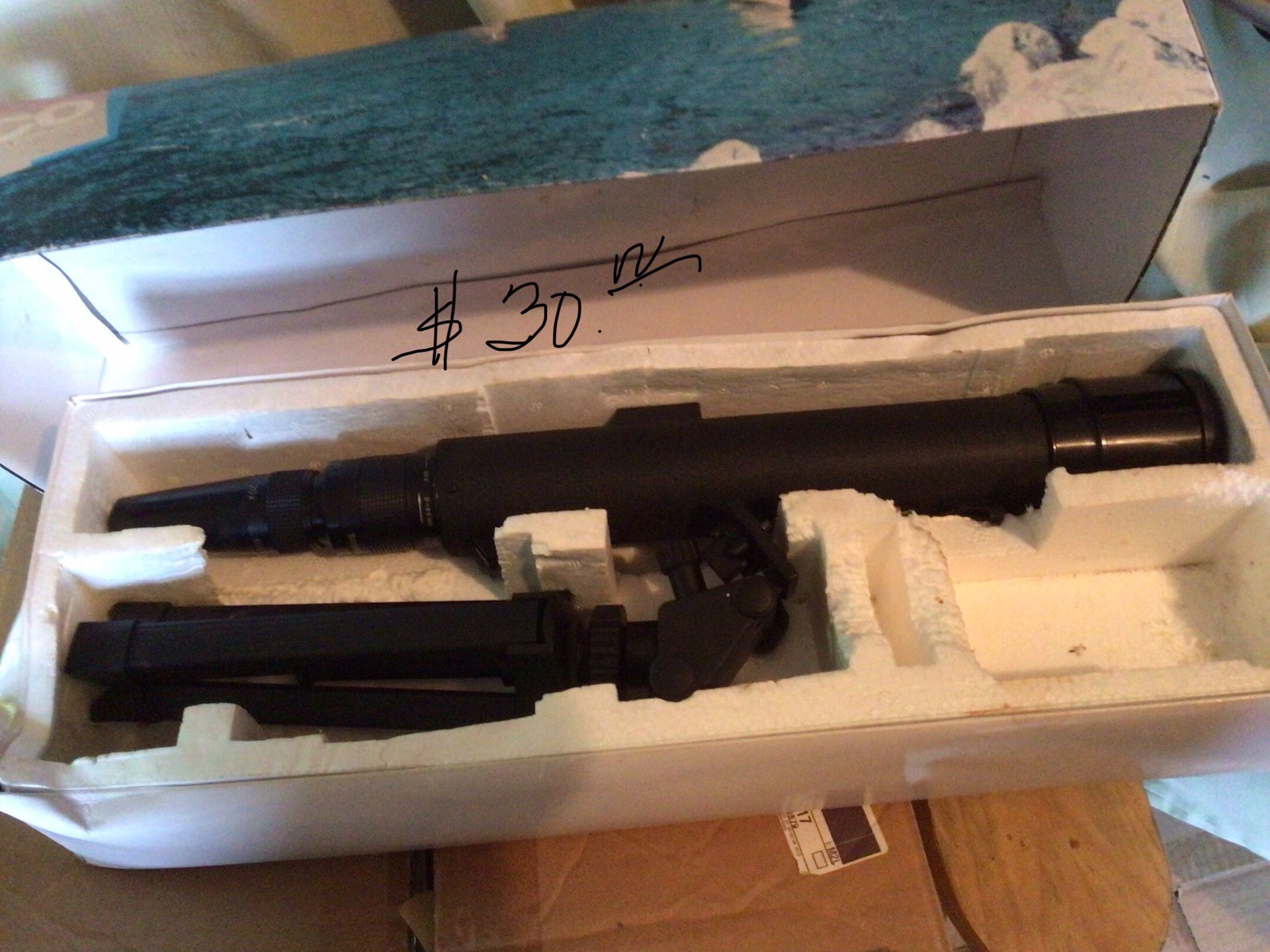 Tasco Spotting W/TriPod 20x60 6MM Zoom. Like New