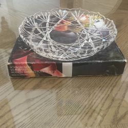 Brand New In Box Mikasa Roxborough Hostess Serving Plate 12.5”