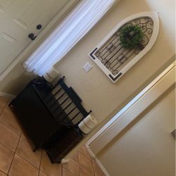 Wall Decor & Candles