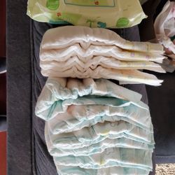 Free Size 3 Diapers And Wipes. 11 Diapers Total