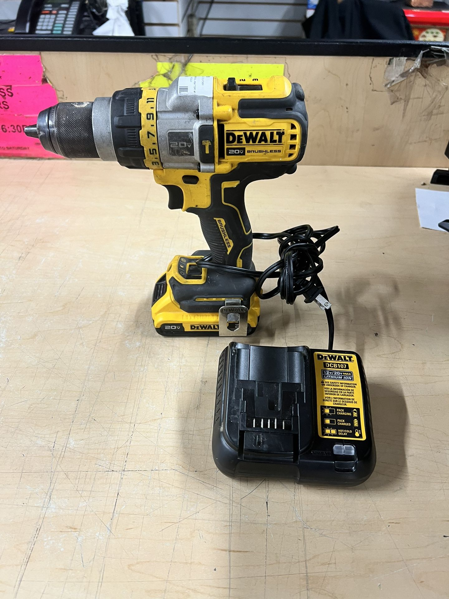 DEWALT HAMMER DRILL W/ BATTERY & CHARGER SELLING FOR $$179 ‼️