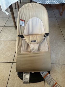 Baby bjorn bouncer