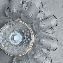 12 Piece Set Of Cup And Saucers