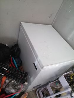 magic Chef deep freezer 100