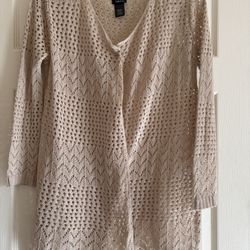 Women’s Top. Size M