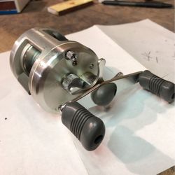 Shiman Calcutta Baitcasting Reel