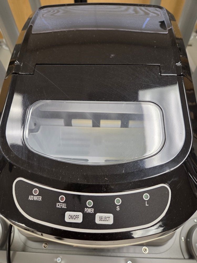 Ice maker