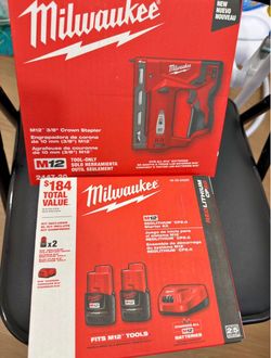 Milwaukee M12 3/8" Crown Stapler (2447-20) with M12 CP2.0 Starter Kit