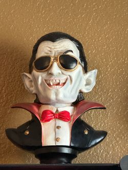Dracula Bust Halloween Decor