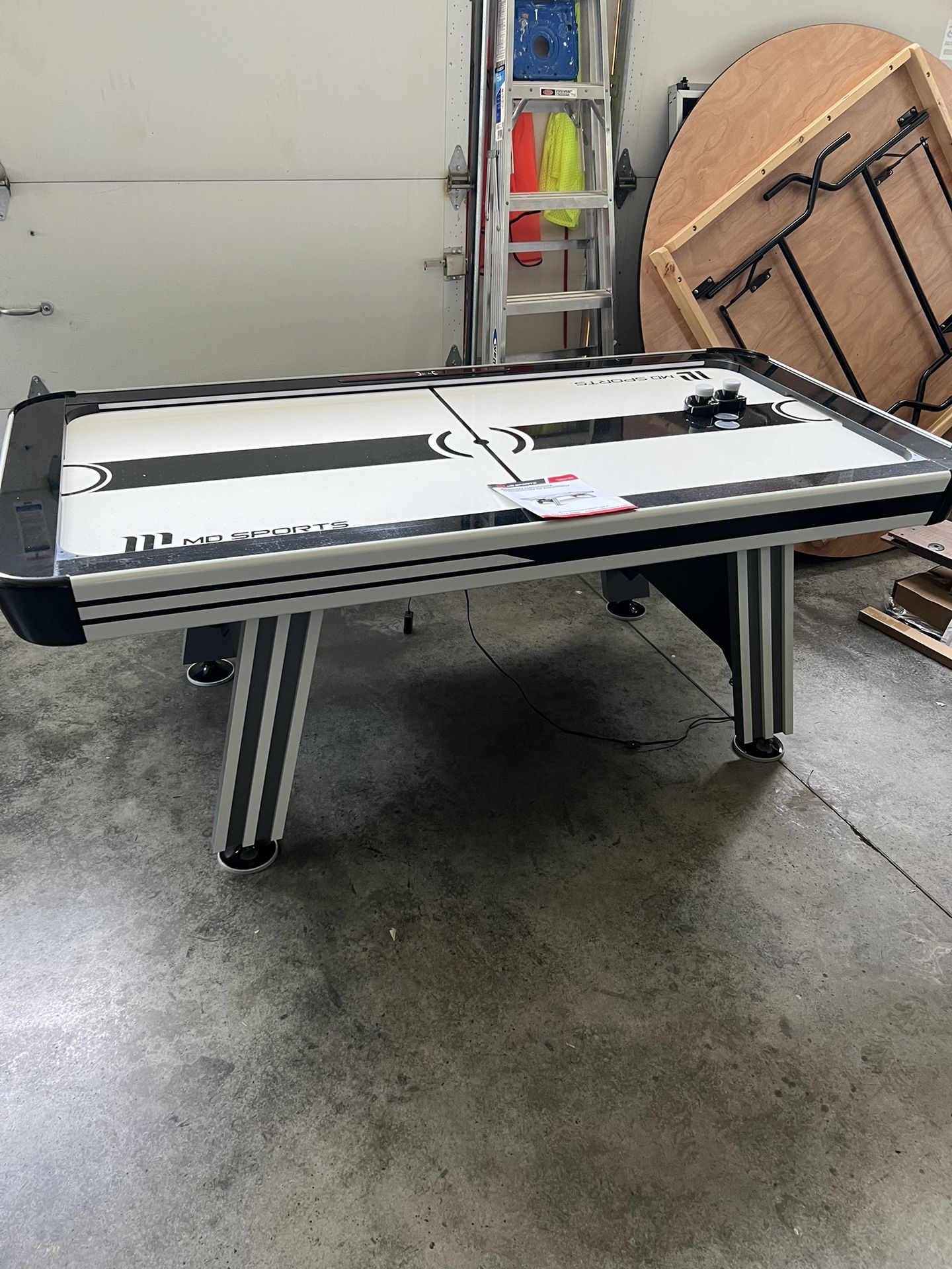 AIR HOCKEY TABLE