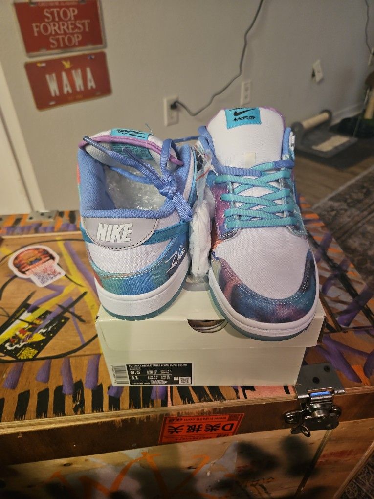 Nike DUNKS Futura