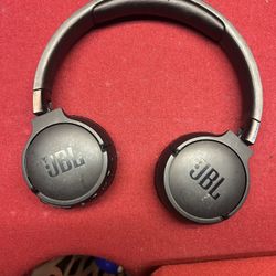 JBL Tune 660NC Wireless On-Ear Headphones Noise