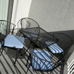 Metal Patio set 4 chairs 1 table