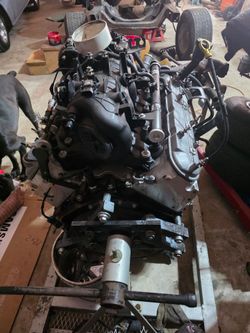 2001 5.3l motor and wire harness