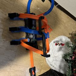 Hot wheels, fast track corkscrew