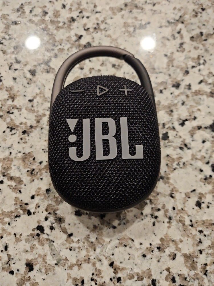 JBL Clip 4