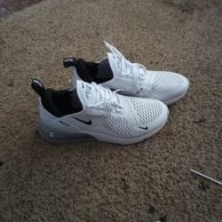 NIKE AIR 270'S