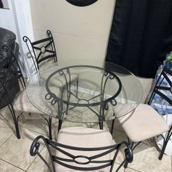 Dinning Table 