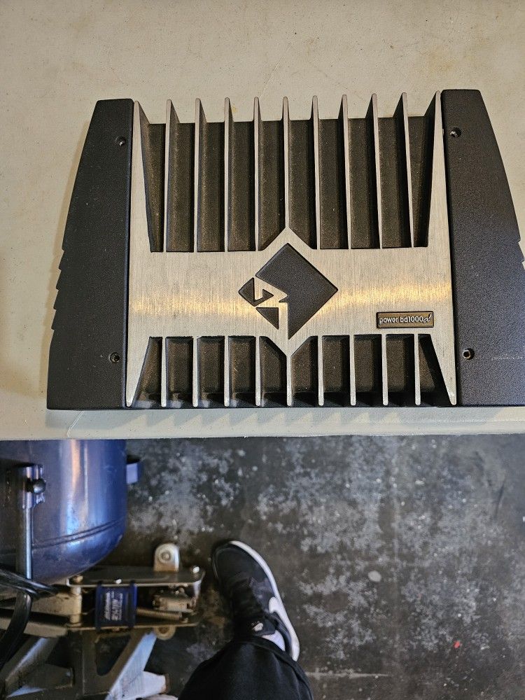 Rockford Fosgate Old School Amp 1000a