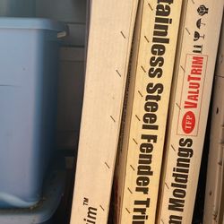 04 GMC Sierra Fender Moldings