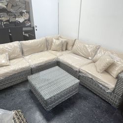 Patio Furniture Large Sectional 100”x100” Gray Wicker And Beige Cushions 