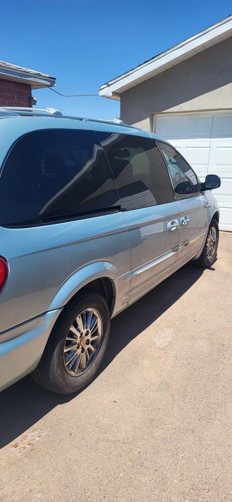 2000 Chrysler Town & Country