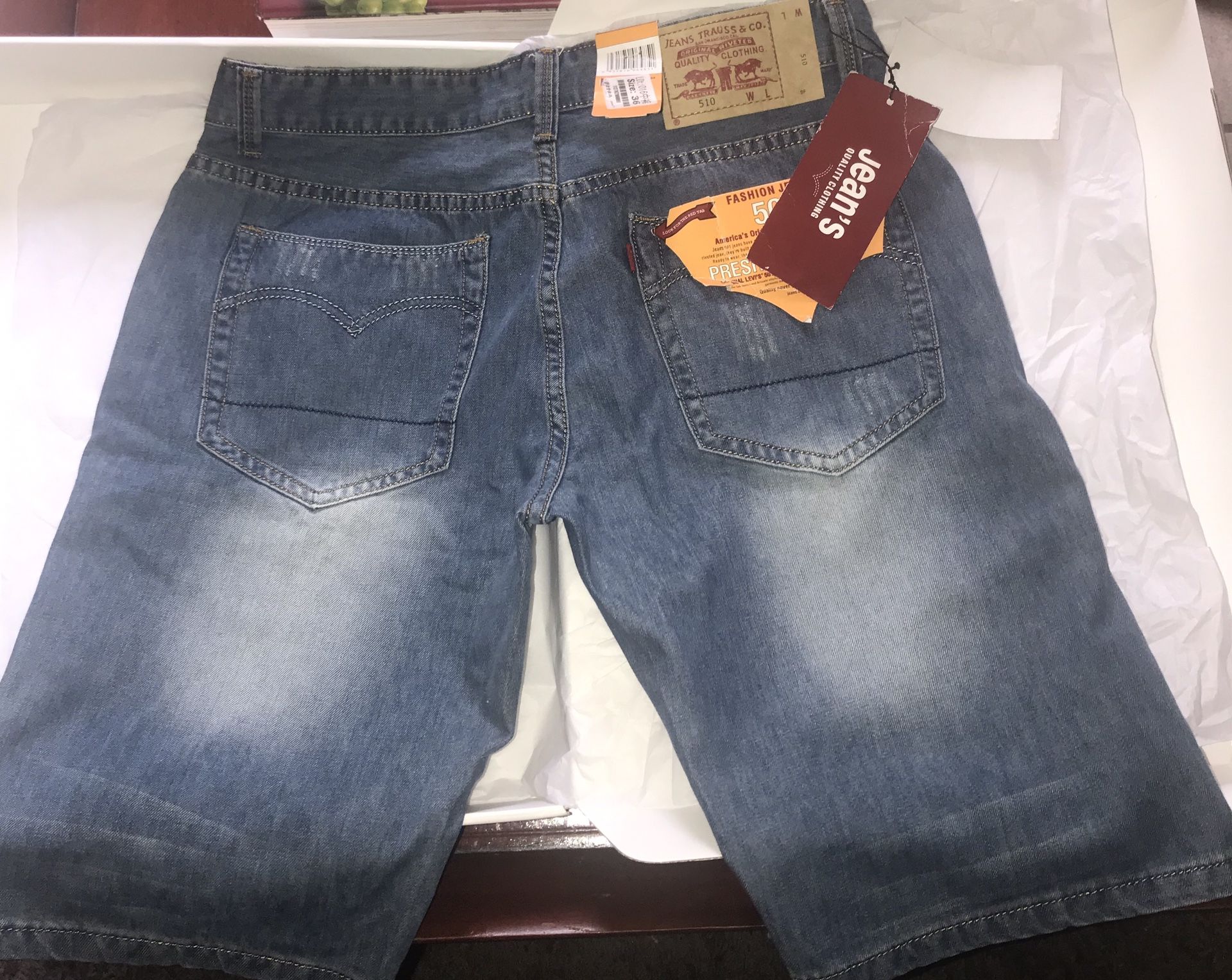 Levi’s Slim Fitted Jeans Shorts Waist Size 36