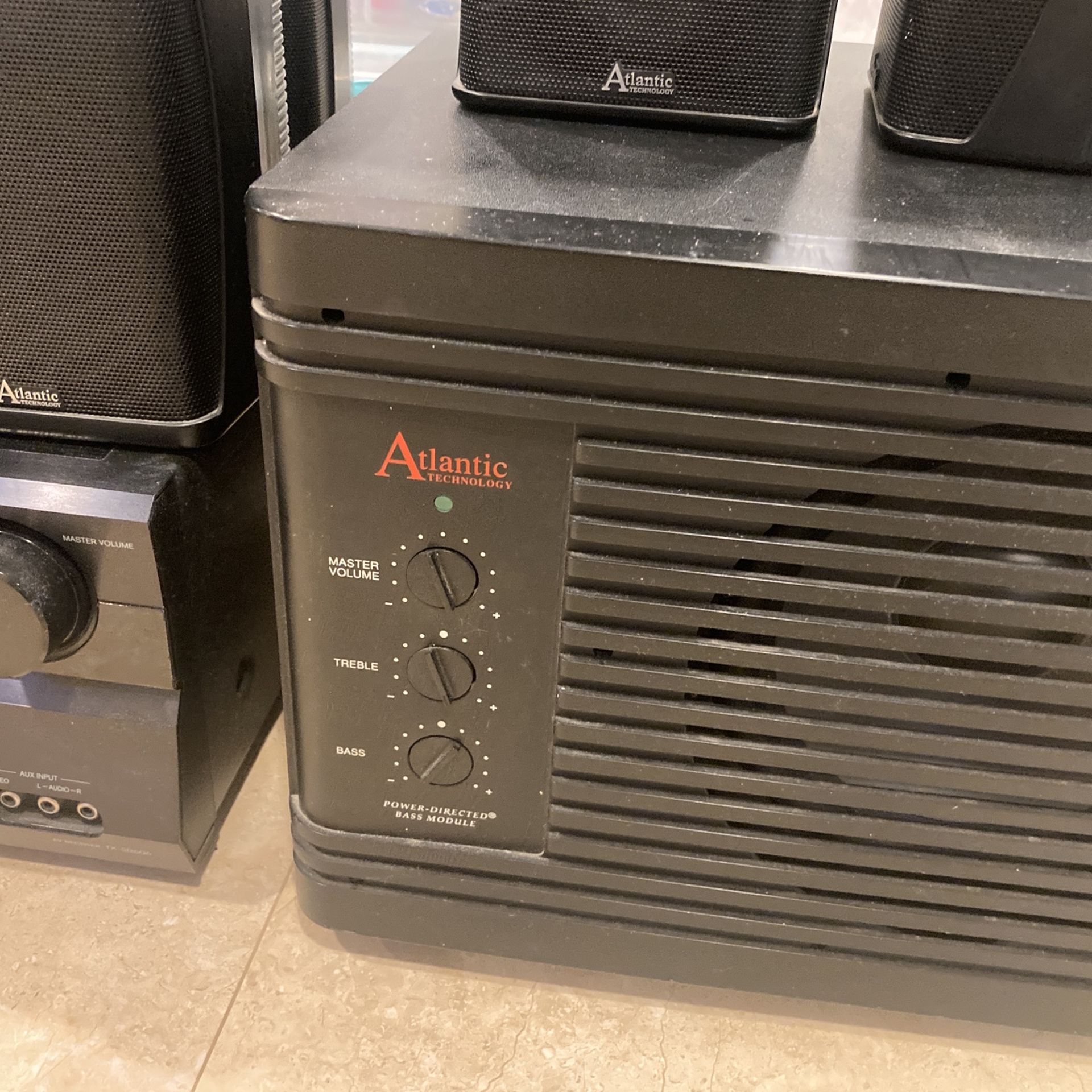 Surround Sound Onkyo. Receiver 7.2 Channel