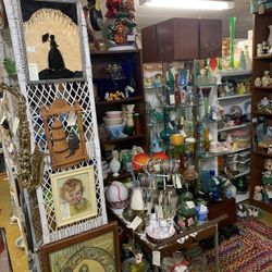 Come Shop Down At The 3rd Street Antique Mall Located In Downtown Puyallup 