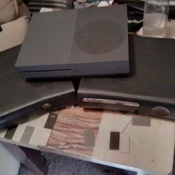 Xbox 360s