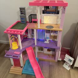 Barbie Dream House 