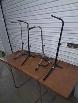 4 Used guitar stands $20?