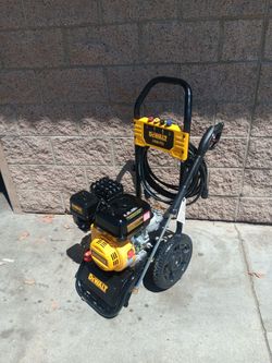 DeWalt 3400 PSI Gas Pressure Washer