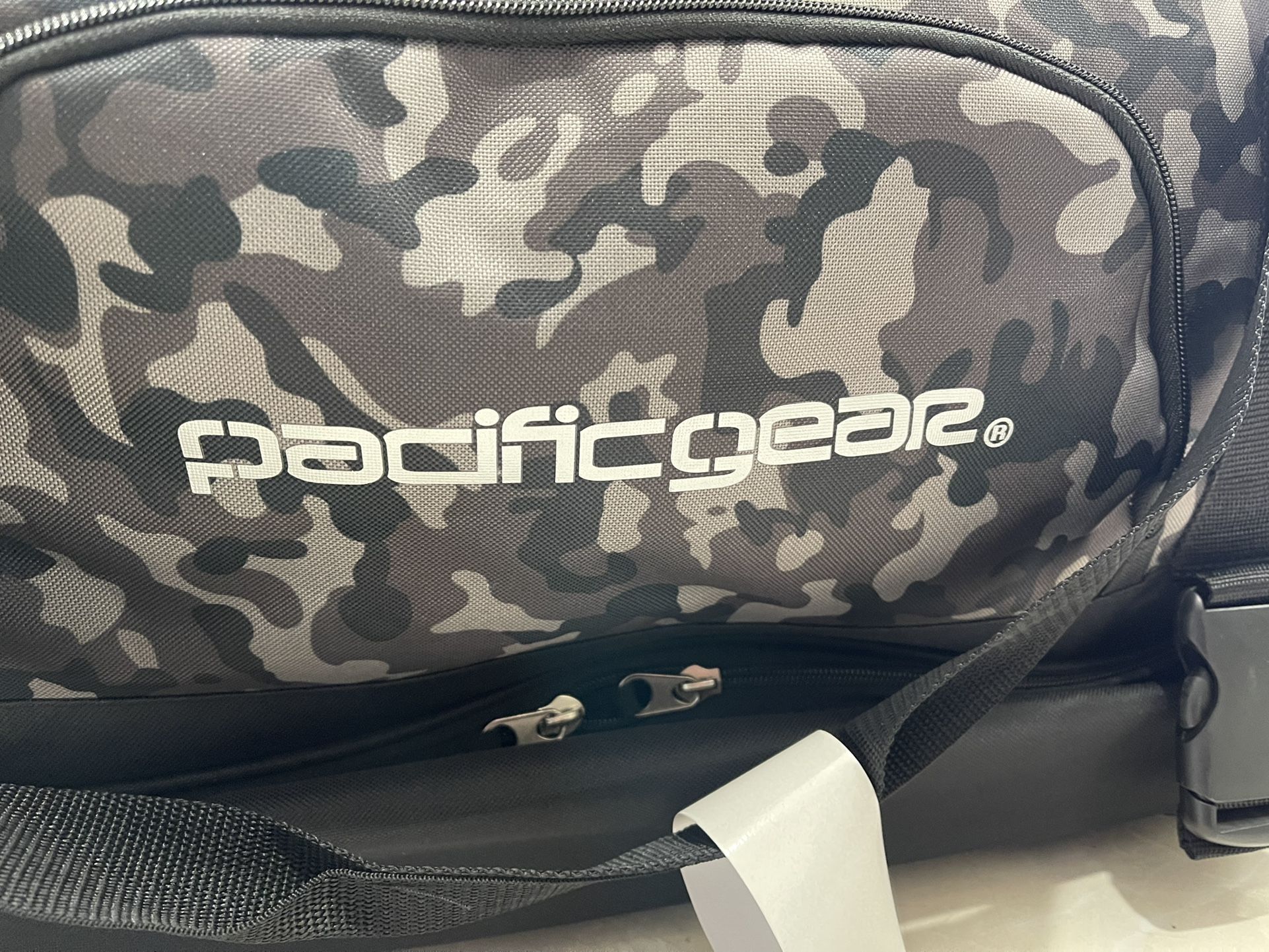 pacificgear 30-inch wheeled drop-bottom duffel bag