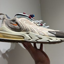 Nike (travis scott 270 air max )