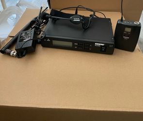 SHURE ULXS4 WIRELESS MICROPHONE FOR HEADSET LIKE NEW