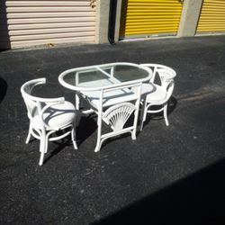 Small Table And 2 Chairs 